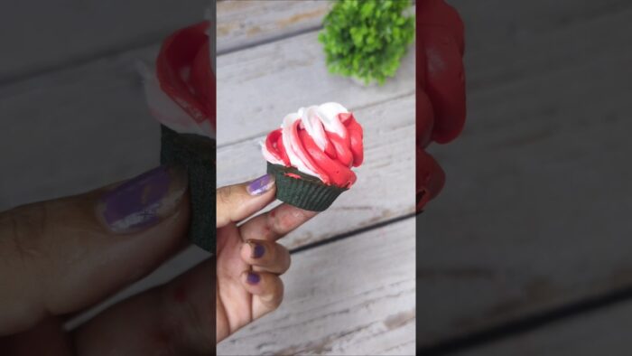 Eggless Cup Cake in air fryer #shorts #youtubeshorts #egglesscupcake #trending #viral #recipe