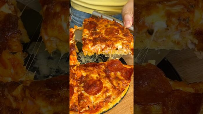 La PIZZA MÁS FÁCIL DEL MUNDO ✅🍕 #receta #recetasfaciles #airfryer #pizza #pizzalover #recetas