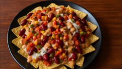 Nachos roti sobrantes en freidora de aire, rellenos de queso y verduras | Nachos caseros fáciles ...