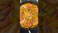 Paella de pollo y marisco 🥘✨ en Thermomix. Paella cu pui și fructe de mare 🥘✨#paella#shorts#yammy