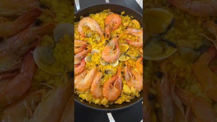 Paella de pollo y marisco 🥘✨ en Thermomix. Paella cu pui și fructe de mare 🥘✨#paella#shorts#yammy