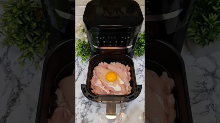 Pechuga de pollo picante con huevo | Receta fácil de pollo en freidora de aire 🍗🥚