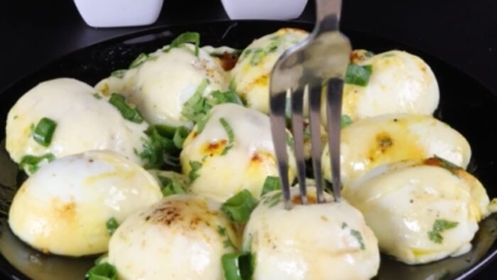 Receta fácil de huevos duros en freidora de aire (¡no se necesita agua hirviendo!).