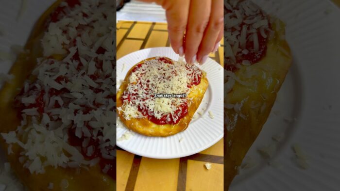 Skyr langoš. #recipe #fit #food #receptipyodzuzky #recept #langos #kecup #airfryer