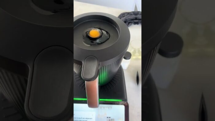 Truco Fácil: Separar Huevos TM7 #ThermomixTM7 #TrucoDeCocina #SepararHuevos #CocinaFacil