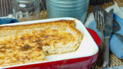 Tarta de hojaldre de cebolla y queso