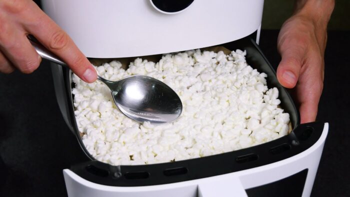 ¡Pon requesón en la freidora de aire y la magia sucede! 7 recetas virales que sí funcionan.
