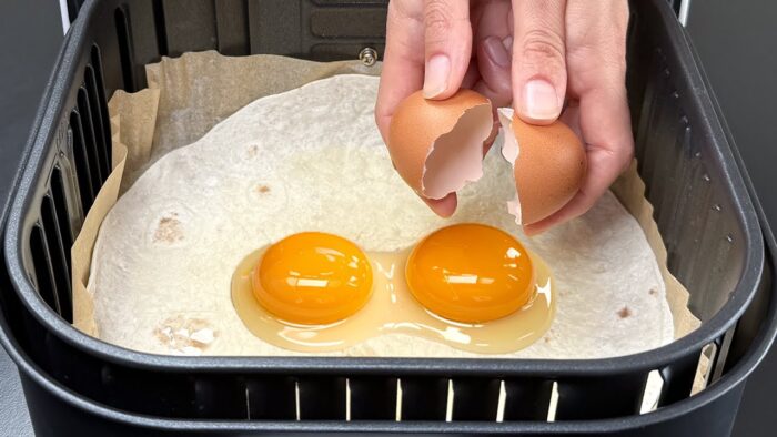 ¡Tortilla y huevos! ¡Esta receta de freidora se ha vuelto viral!