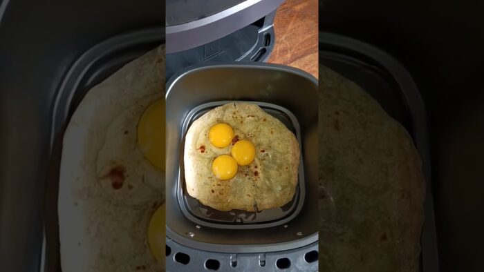 Air Fryer breakfast recipe #eggomlete #egg #shorts #youtubeshorts #egg