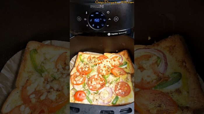 Airfryer Cheesy Bread Omelette 😋 #shorts #shortsfeed #youtubeshorts #trending #omelette #airfryer