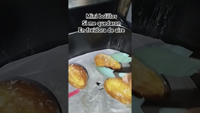 Bolillo en freidora de aire 🥖 #cocina #mamade5 #parati