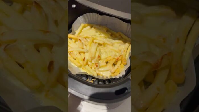 Crispy Air Fryer Cheese Fries in Minutes! 🍟 #food #airfryer #recipe #shorts