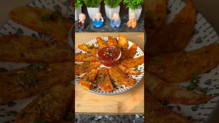 Crispy Potato Wedges 😍 #shorts #recipe #potatowedges #airfryer