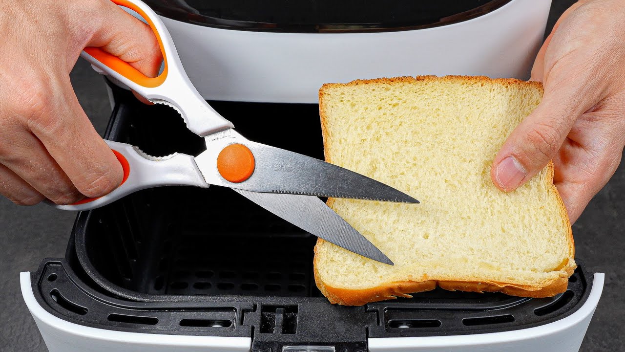 Cut Sandwich Bread with Scissors… in the Air Fryer! | recetástico