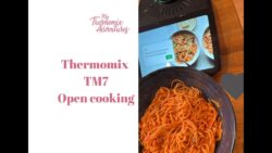 Espaguetis Thermomix TM7 en modo de cocción abierto