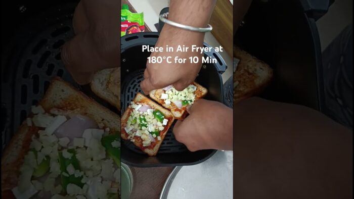 How to make bread Pizza at home/ bread recipe #air fryer #evening snacks