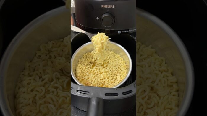 Maggi Recipe in air fryer #shorts #ytshorts #trending #recipe #maggi #airfryer #food