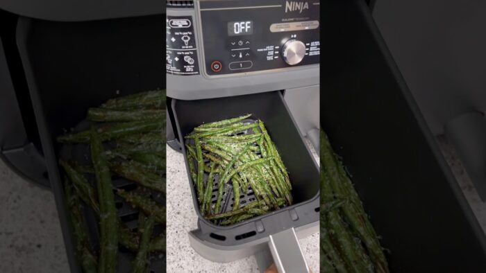 Quick & easy air fryer green beans 💚 #airfryer #food #recipe #recipes #tasty #airfryerrecipes #yum