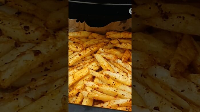 crispy French fries in my Air fryer 5 minute snack recipe#viralshort #ytshorts #frenchfries #shorts
