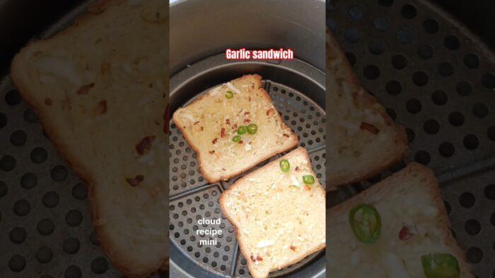 garlic sandwich in airfryer🧄 #sandwich #food #easyrecipe #airfryerrecipes #shorts