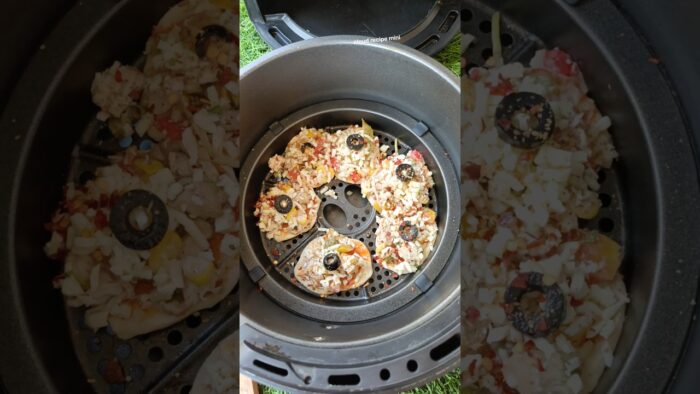 mini pizza in airfryer #shorts #trending #easyrecipe #quickrecipe #airfryerrecipes #viral