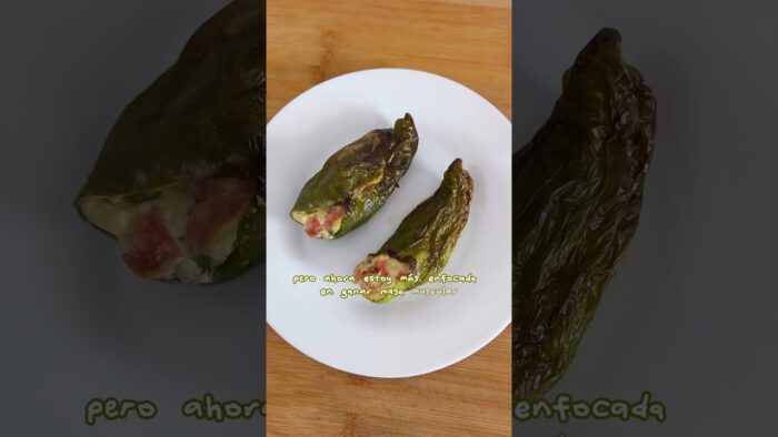 pimientos rellenos con 40gr de proteína y menos de 400kcal 💪🏻🫑🥚🥓🧀 #recetasfaciles #adelgazarfacil