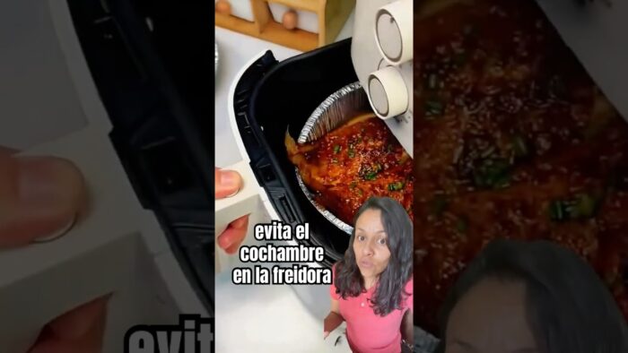 ¿Cómo evitar que se llene de cochambre la freidora de aire? 🥧🍗🥓#tips #soluciones #shorts #short
