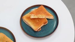 2 tipos de sándwiches en Cosori – Sándwich de atún y sándwich caprese