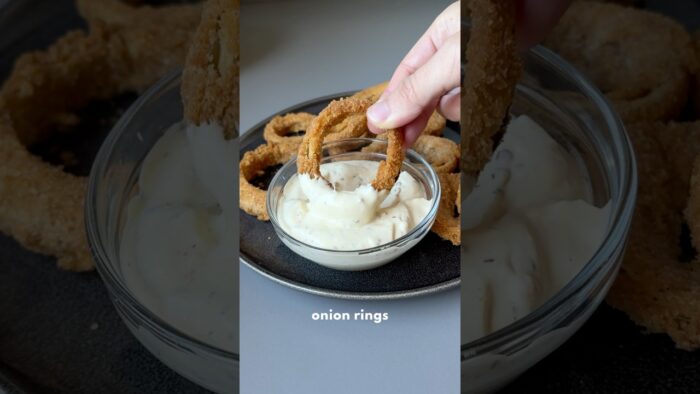 AIR FRYER ONION RINGS 🤤🧅 #easyrecipes #onionrings #airfryerrecipes