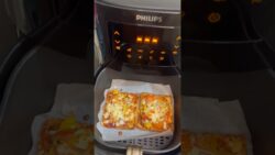 Bread Pizza in Air-Fryer #shorts #viral #food #trending #reels #youtubeshorts #ytshorts #yt #cheese
