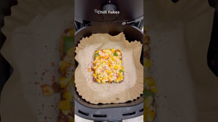 Bread pizza in air fryer #shorts #ytshorts #food #trending #recipe #easyrecipe