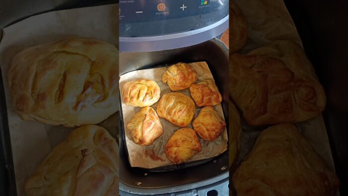 Egg patties recipe in Air Fryer 😋 #puff #shorts #youtubeshorts