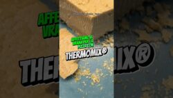 Esperimenti con Grattugia Thermomix®: affettiamo il Vrana per la Pizza