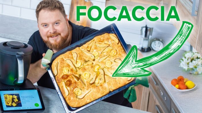 Focaccia backen leicht gemacht: Außen knusprig, innen fluffig | Thermomix®️ Kochrezept