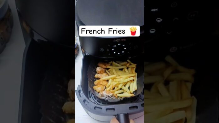 French Fries In Air Fryer đĨ#shorts #youtubeshorts #ytshorts #airfryerrecipes #airfryer #frenchfries