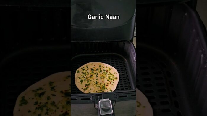 Garlic Naan in Air Fryer #shorts #youtubeshorts #viral #food #trending #naan #yt #recipe