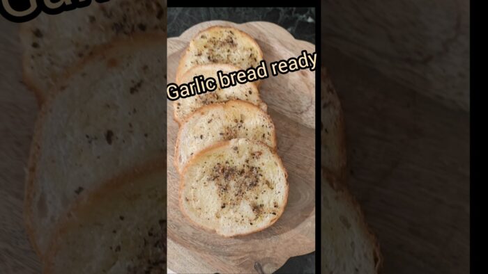 Garlic bread in Airfryer (Airfryer recipe) #shorts #airfryer#homemade #yt #cooking #recipe #healthy