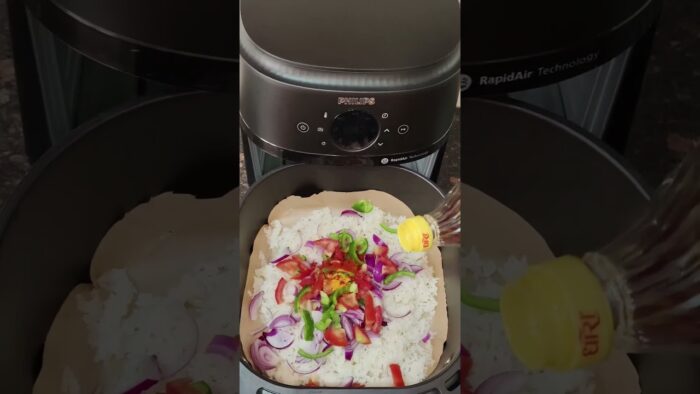 Leftover Rice recipe in airfryer 🤤 #airfryerrecipes #airfryer #shorts