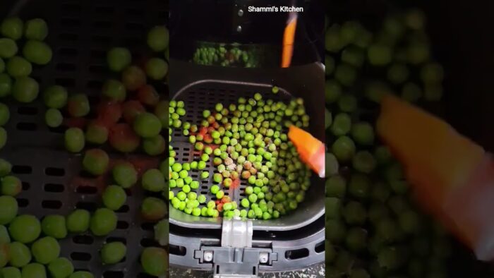 Must try Crispy airfryer roasted Green peas 🤤 #food #airfryer #crispy #peas