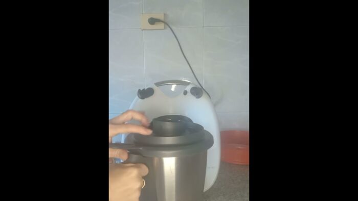 Pastel salado de salmón y queso, fácil y rico con Thermomix