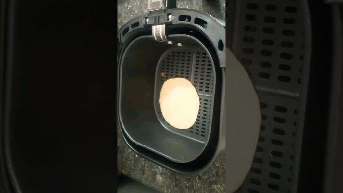air fryer me poori banane ka tarika bina oil ke poori recipe #shortsfeed #ytshortsindia #shorts #yt