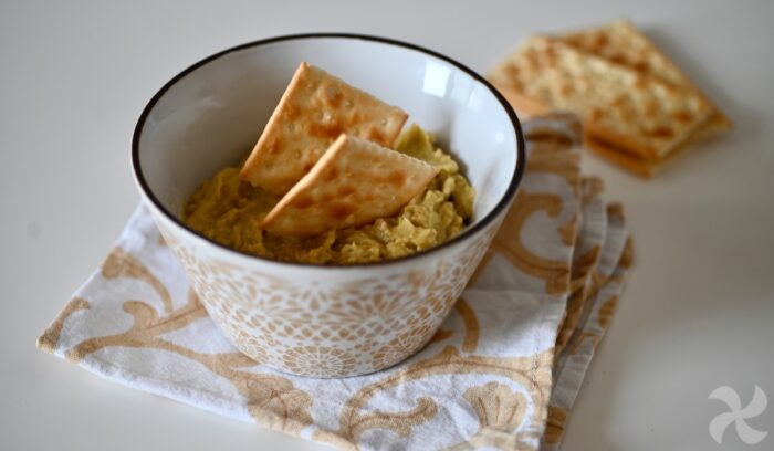 Dip cremoso de aguacate y alubias blancas