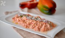 Ensalada picada de pimiento rojo y tomate