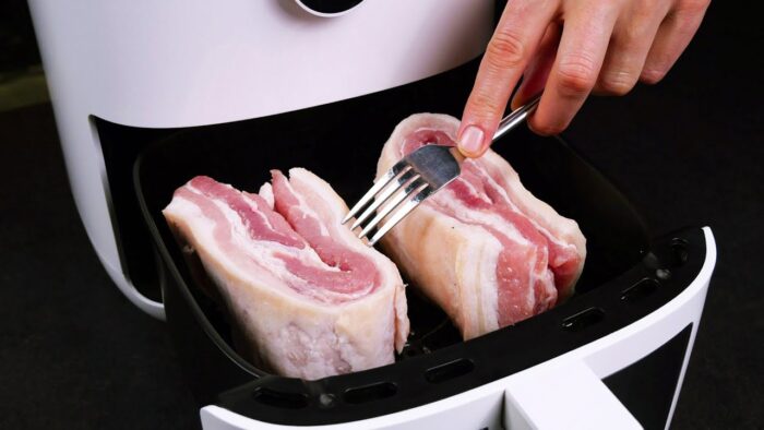 ¡Todo el mundo compra panceta de cerdo después de ver este ingenioso truco con la freidora de aire!