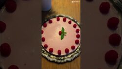 Малинов чийзкейк