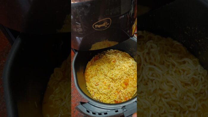 🍽️ फक्त 5 मिनिटांत मॅगी | Air Fryer Special Recipe😋🤩#food #recipe #viral
