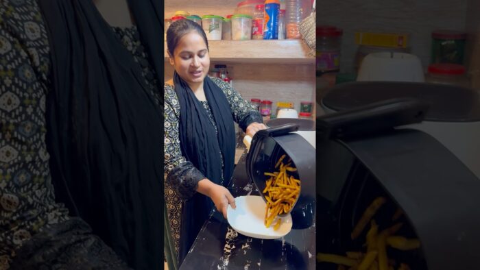 বড় গেদাটা ফ্রেন্স ফ্রাই খাবে🍟#airfryer #Frenchfry ￼#recipe #tips #shorts #jerinexclusive