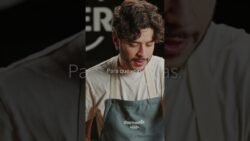 🥣 Abraham Mateo prueba la porra antequerana perfecta | Algo se Cuece by Thermomix
