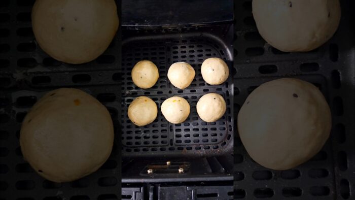 Bihar ki Famous Litti in Air Fryer | Veg Litti #shorts #viral #youtubeshorts #recipe #litti#airfryer