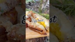 Easy airfryer egg toasts in 5 min 🔥 served with a touch of nature 🌱🍳